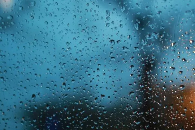 连续下雨天的心情经典句子