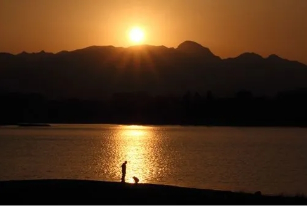 描写落日余晖的优美句子